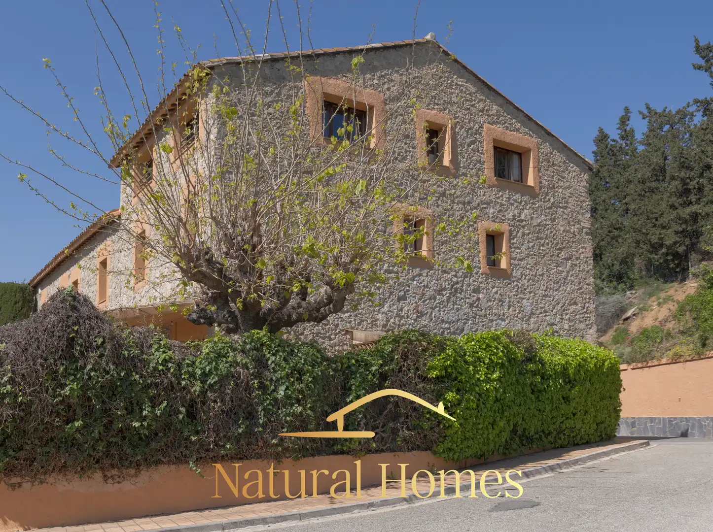 Vista exterior de Casa adosada en venda en Sant Andreu de Llavaneres amb Calefacció, Jardí privat i Parquet