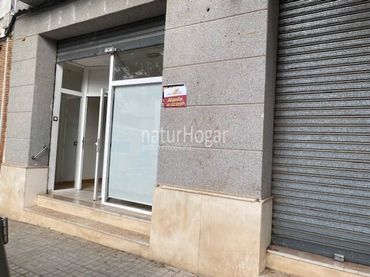 Locale commerciale in affitto a Calle 6