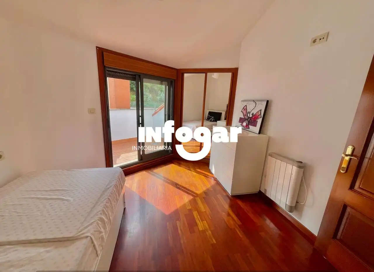 Dormitori de Àtic en venda en A Guarda   amb Calefacció, Parquet i Terrassa