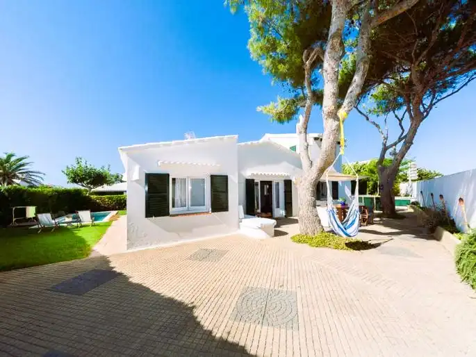 Vista exterior de Casa o xalet en venda en Sant Lluís amb Jardí privat, Terrassa i Piscina