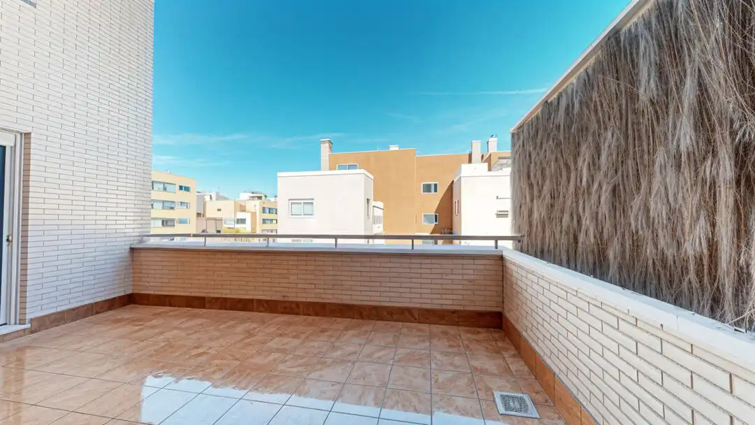 Terrace of Flat for rent in  Madrid Capital  with Air Conditioner, Heating and Private garden