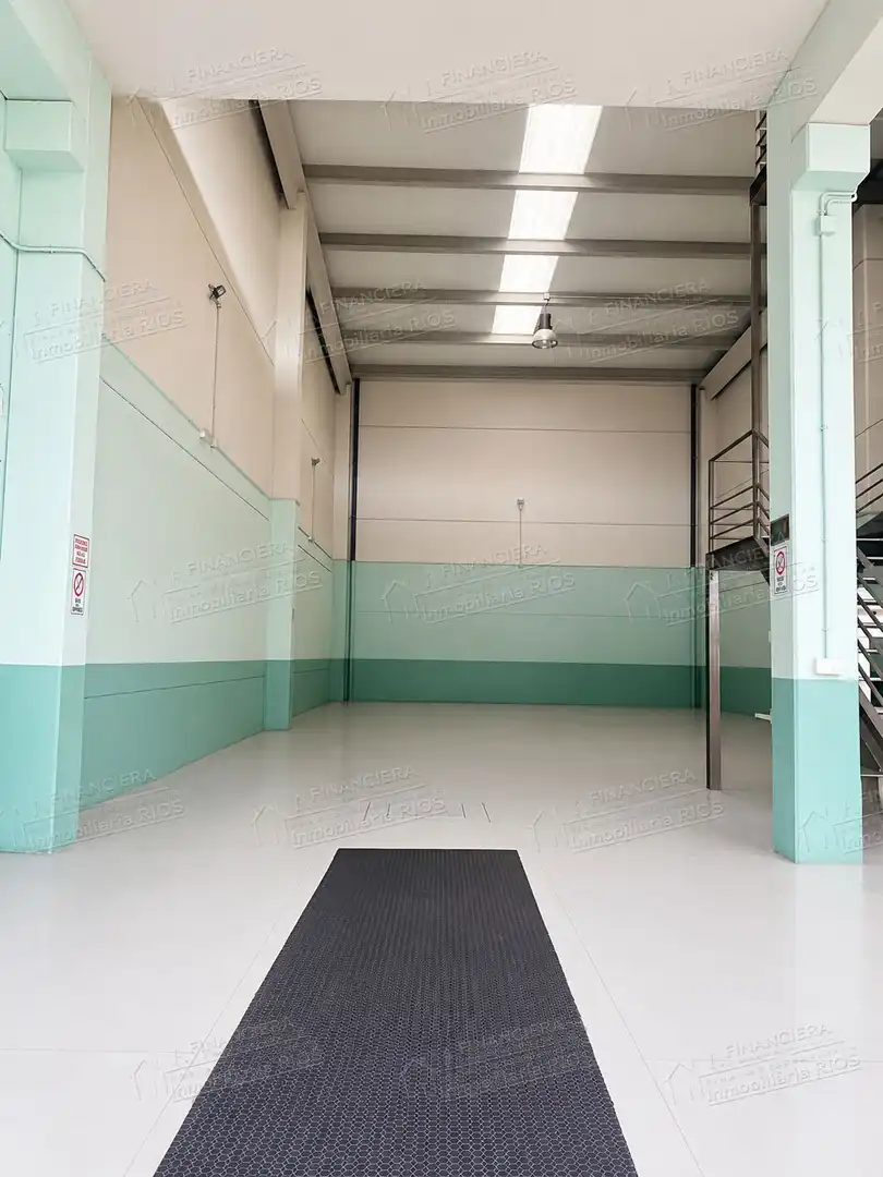 Nave industrial en venta en Alcalá de Guadaira
