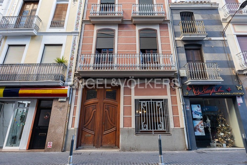 Vista exterior de Casa o xalet en venda en Vila-real amb Calefacció, Terrassa i Traster