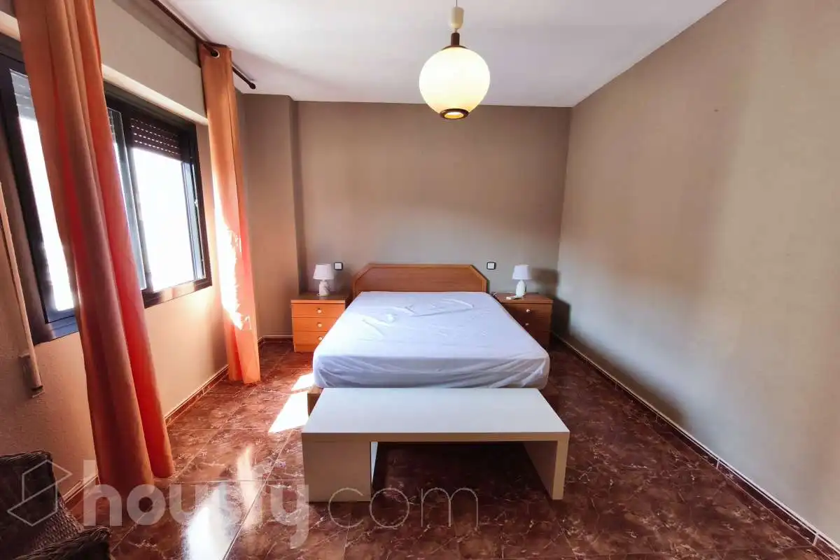Schlafzimmer von Wohnung zur Miete in Madrid mit Klimaanlage, Heizung und Terrasse