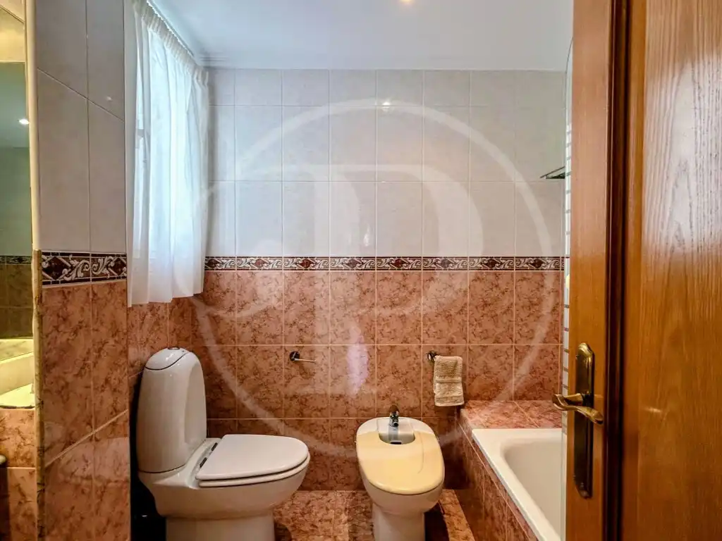Badezimmer von Wohnungen zum Verkauf in Valencia mit Klimaanlage und Balkon
