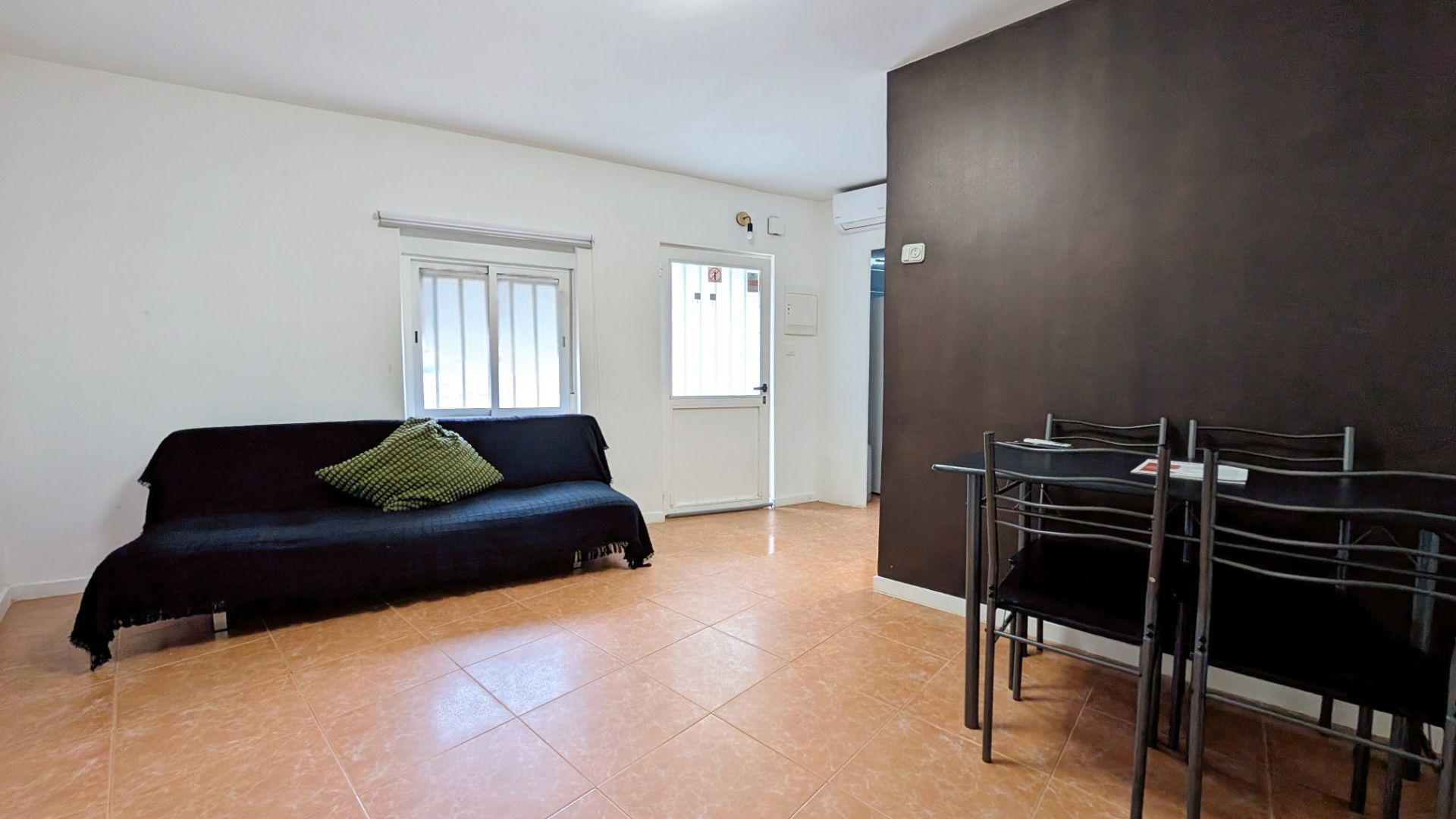 Sala d'estar de Finca rústica en venda en Fuentes de Ebro amb Aire condicionat, Calefacció i Terrassa