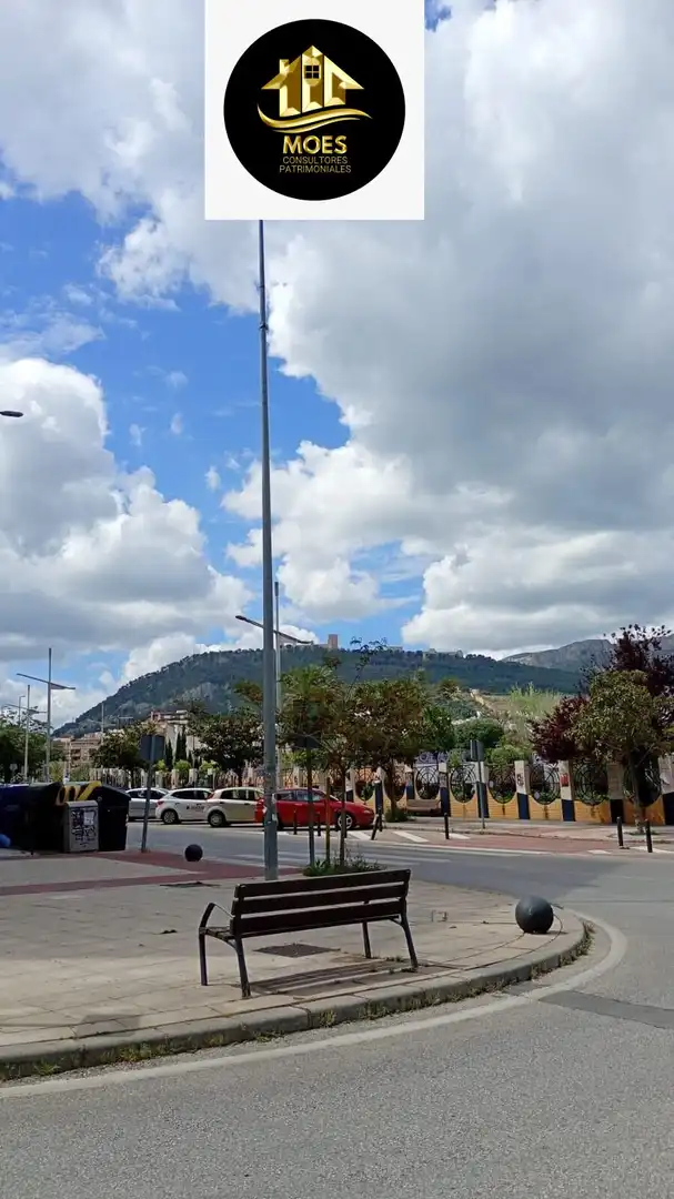 Local de lloguer a Renfe - Bulevar 1ª y 2ª Fase