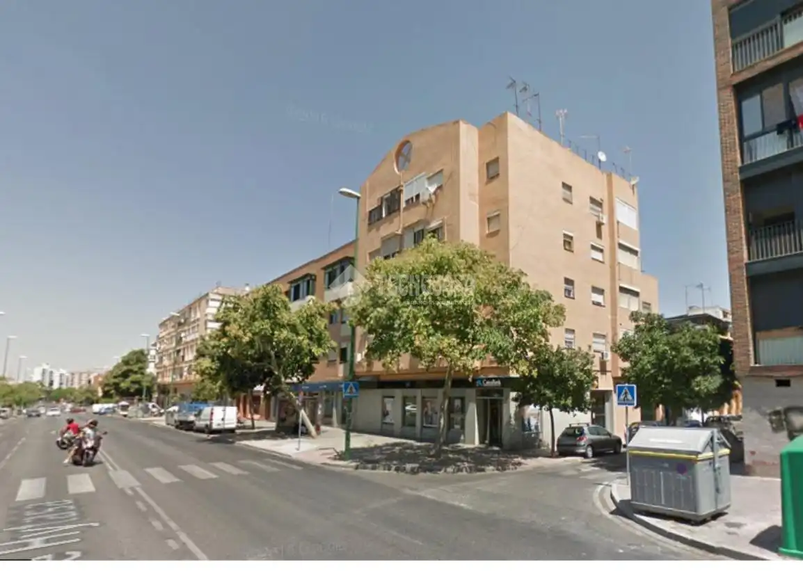 Vista exterior de Casa adosada en venda en Sevilla