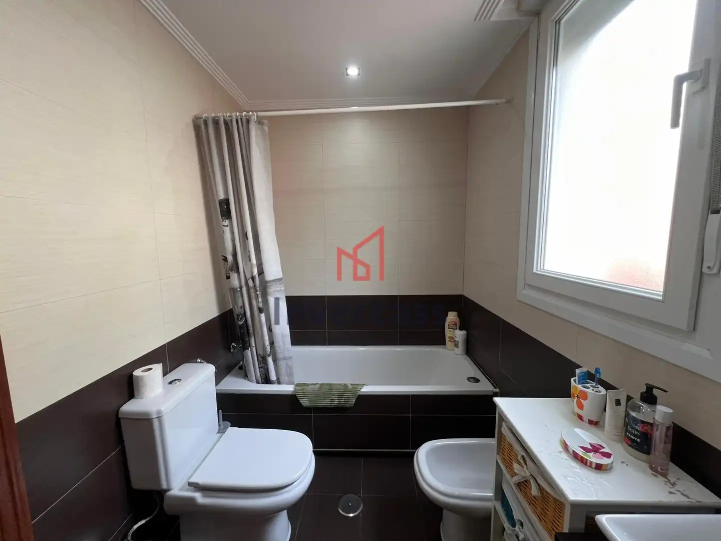 Baño de Casa adosada en venta en Castro-Urdiales con Calefacción, Jardín privado y Terraza