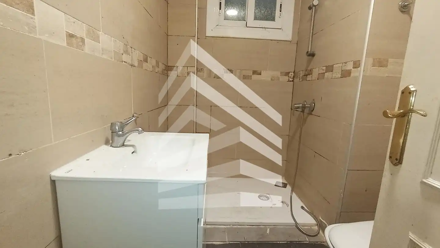 Badezimmer von Wohnung zum Verkauf in Barcelona mit Heizung und Balkon