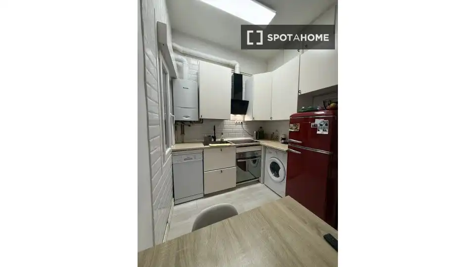 Kitchen of Flat for share in Arganzuela