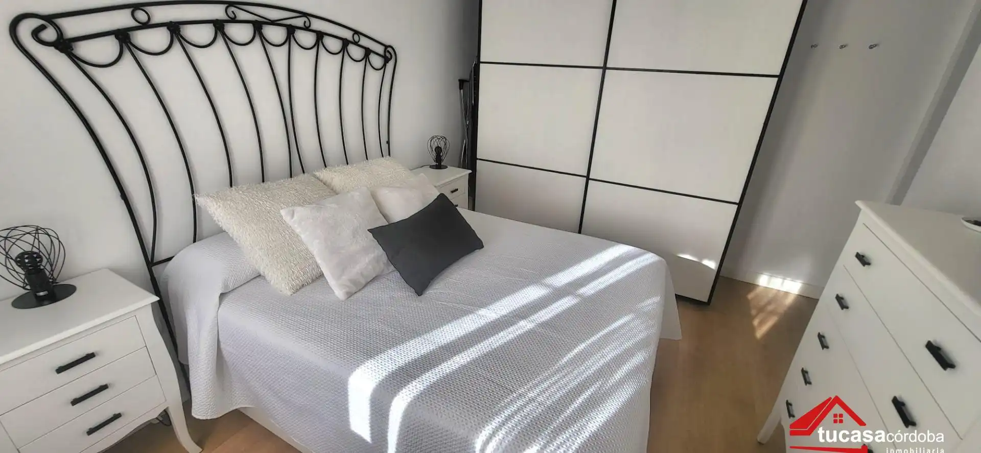 Dormitori de Pis en venda en Córdoba amb Aire condicionat, Calefacció i Terrassa