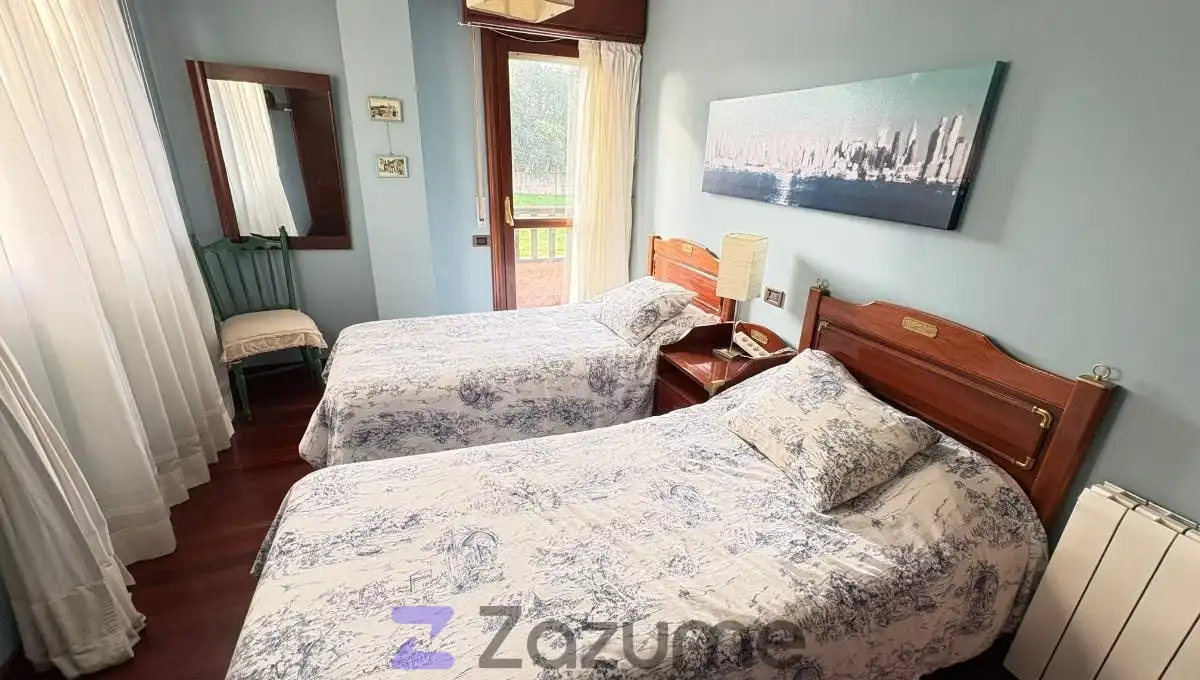 Habitación de Dúplex de alquiler en Noja con Jardín privado, Terraza y Piscina