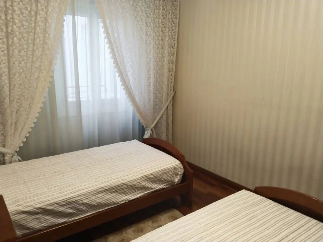 Habitación de Piso de alquiler en Burgos con Calefacción, Parquet y Amueblado