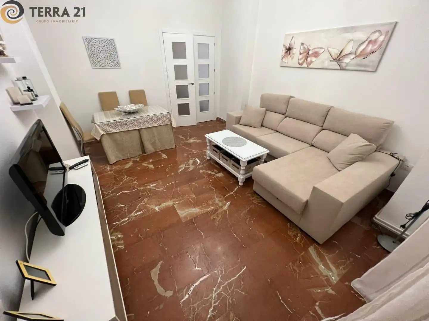 Sala d'estar de Pis de lloguer en Jaén amb Aire condicionat, Moblat i Balcó