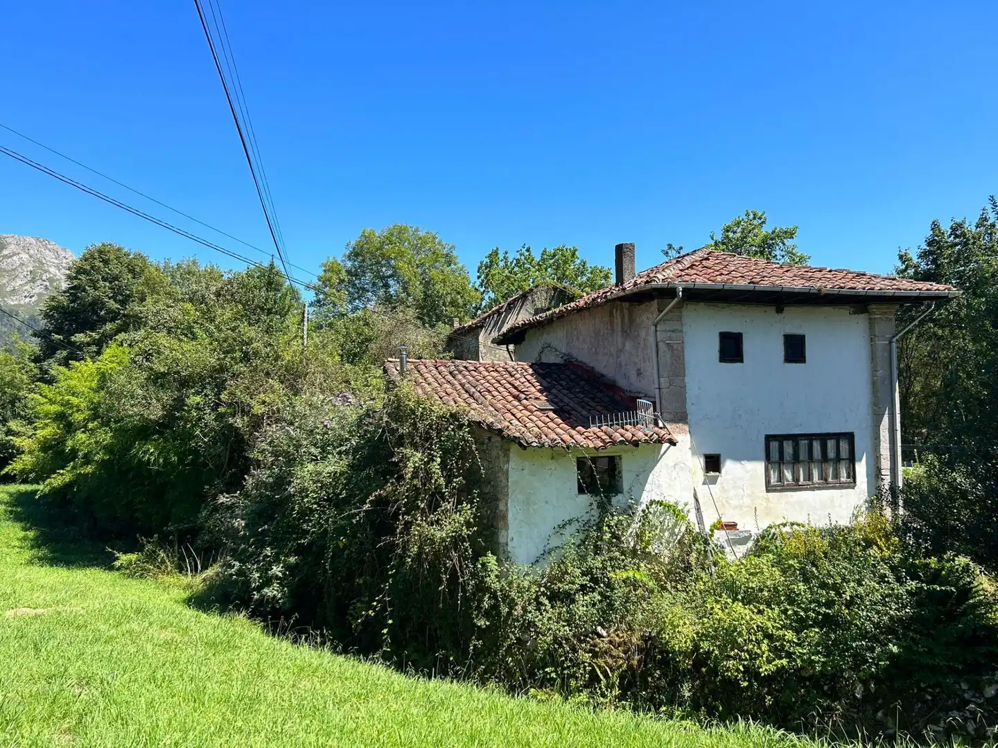 Außenansicht von Haus oder Chalet zum Verkauf in Cangas de Onís mit Privatgarten