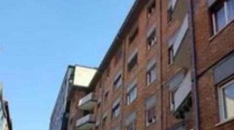 Foto 2 de Piso en venta en Alfredo Pumarino Portal, Sama, Langreo