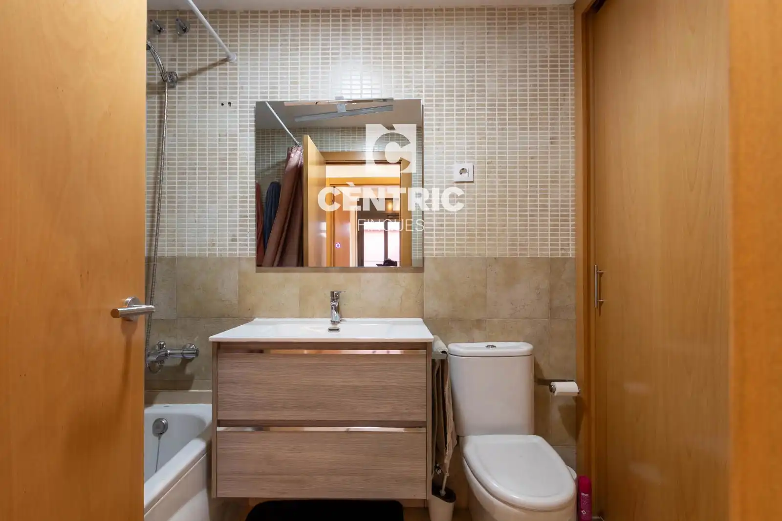 Baño de Dúplex en venta en Terrassa con Aire acondicionado, Calefacción y Terraza