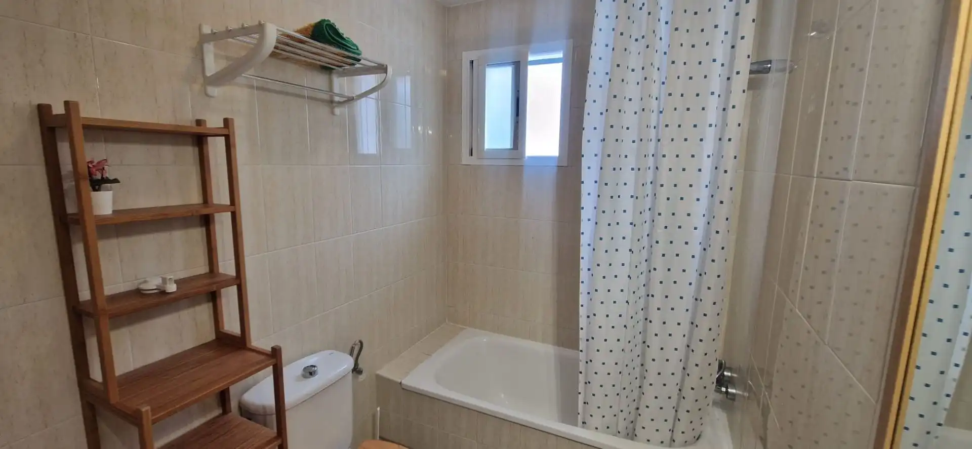 Bathroom of Apartments for rent in El Rompido, Huelva