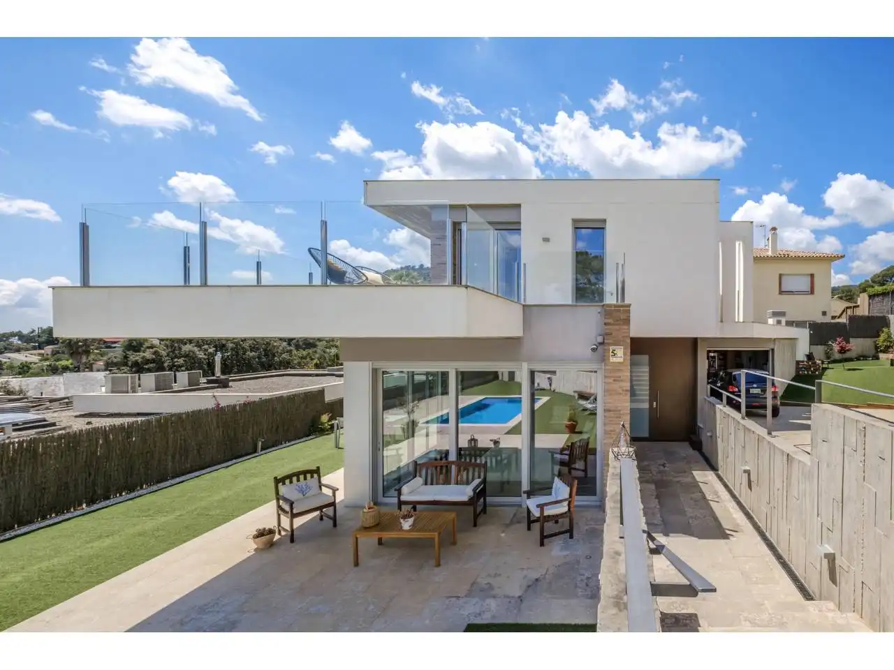 Vista exterior de Casa o xalet en venda en Matadepera amb Aire condicionat, Calefacció i Jardí privat
