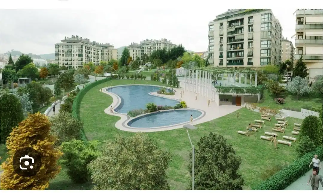 Piscina de Pis de lloguer en Ourense Capital  amb Calefacció, Parquet i Terrassa