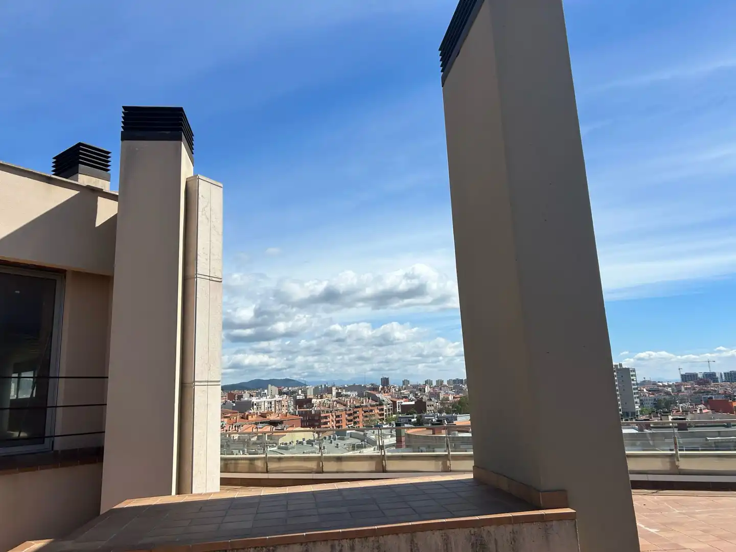 Vista exterior de Oficina en venda en Terrassa amb Terrassa