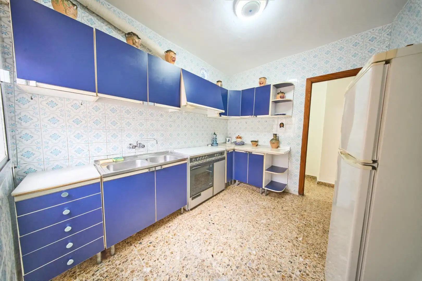 Küche von Wohnung zum Verkauf in Órgiva mit Abstellraum und Balkon