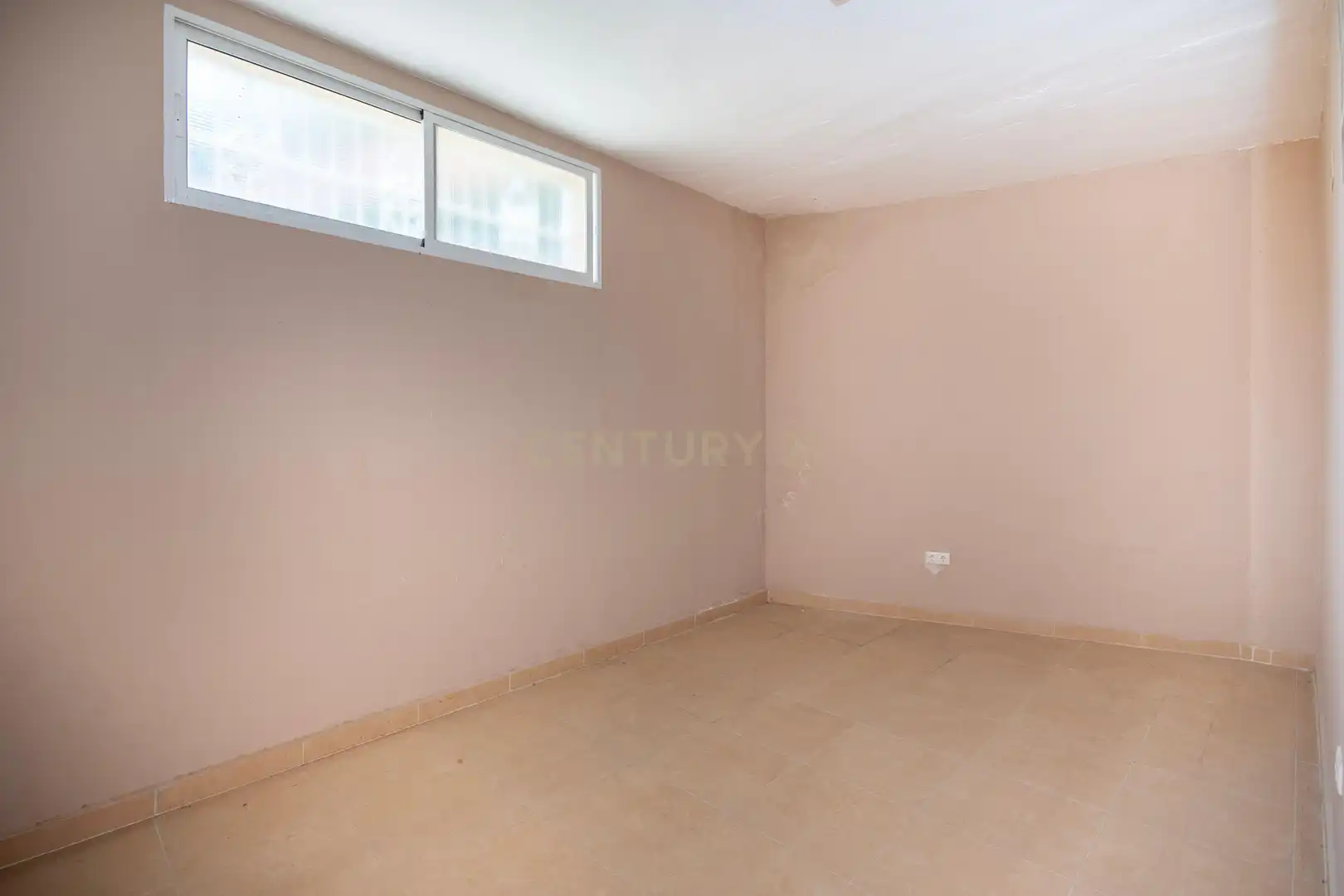 Casa adosada en venta en Alicante / Alacant con Aire acondicionado, Balcón y Piscina comunitaria