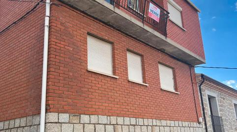 Foto 2 de Casa adosada en venda a Calle San Roque, Burgohondo, Ávila