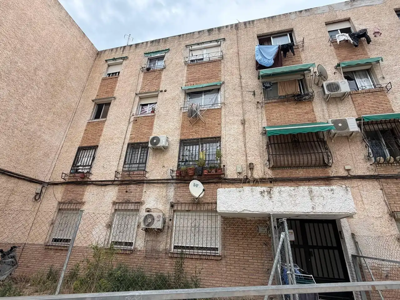 Vista exterior de Apartamento en venta en Alicante / Alacant con Alarma