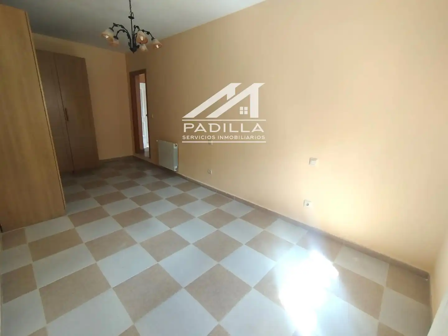 Parking de Casa adosada en venta en Méntrida con Calefacción, Jardín privado y Terraza