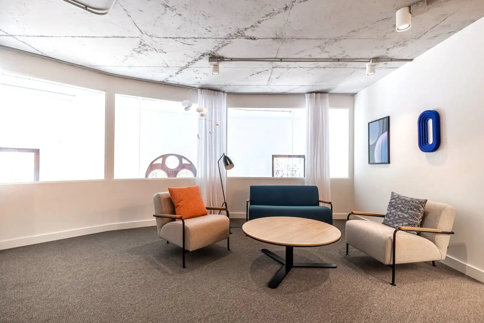 Sala d'estar de Oficina de lloguer en Barcelona amb Aire condicionat, Calefacció i Moblat