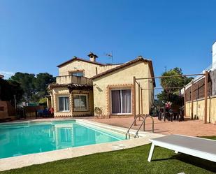 Piscina de Casa o xalet en venda en Canyelles amb Calefacció, Jardí privat i Terrassa