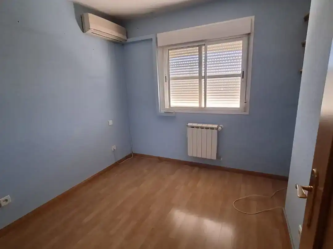 Dormitori de Casa o xalet en venda en Villalbilla amb Aire condicionat, Piscina i Balcó