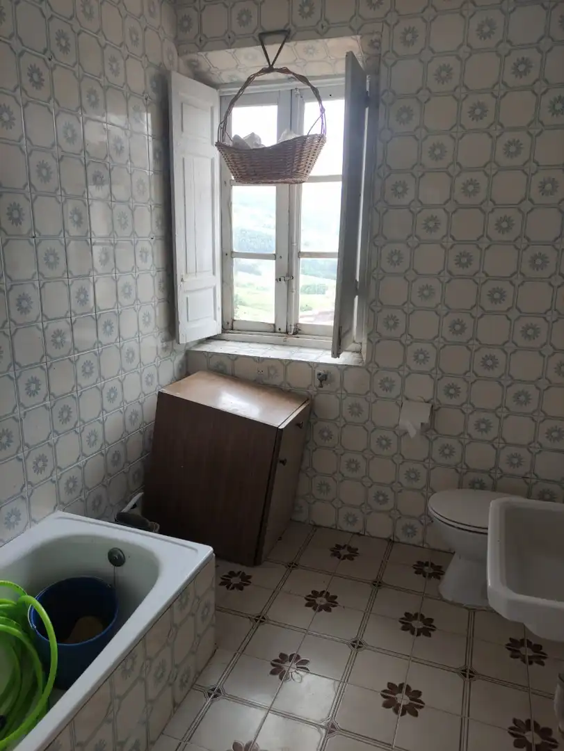 Bathroom of Detached homes for sale in Torrelavega 