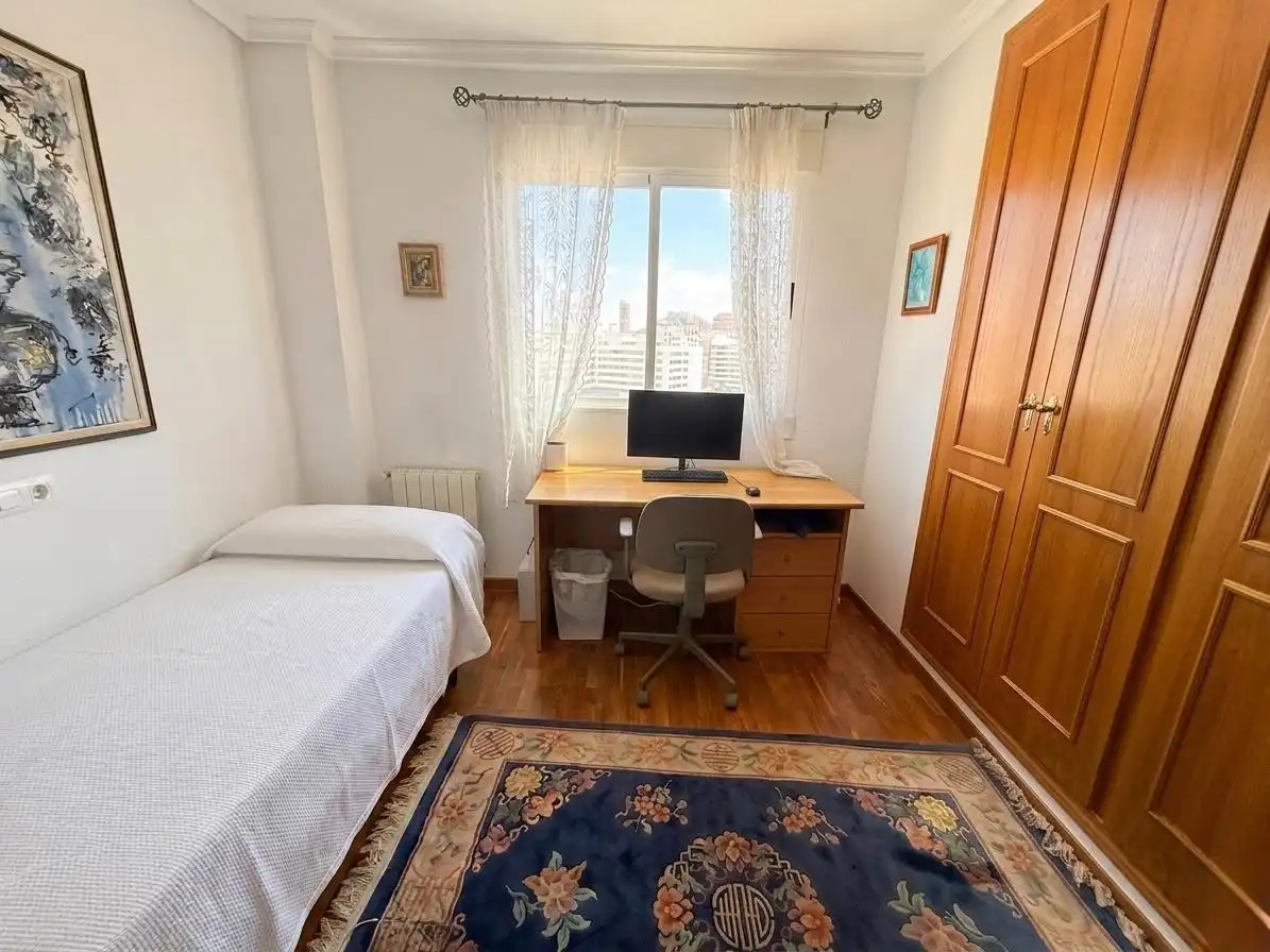 Habitación de Ático en venta en Alicante / Alacant con Aire acondicionado, Terraza y Piscina comunitaria