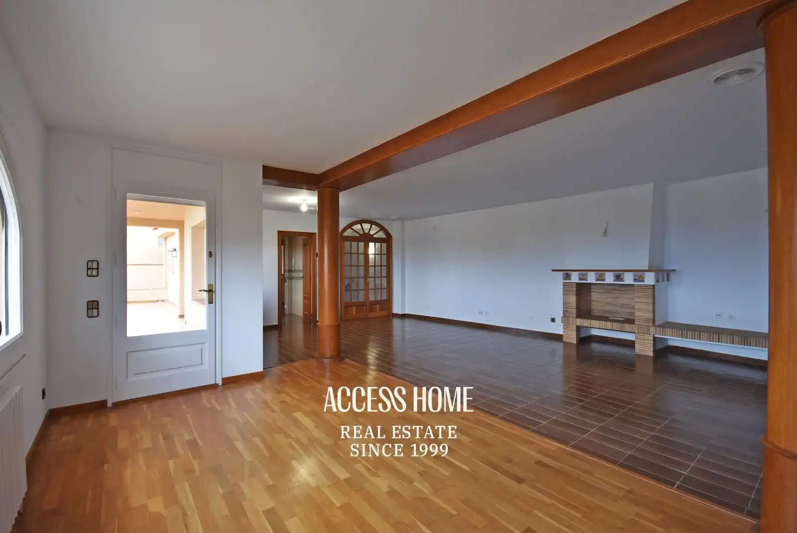 Sala d'estar de Casa adosada en venda en Sant Vicenç de Montalt amb Calefacció, Terrassa i Traster