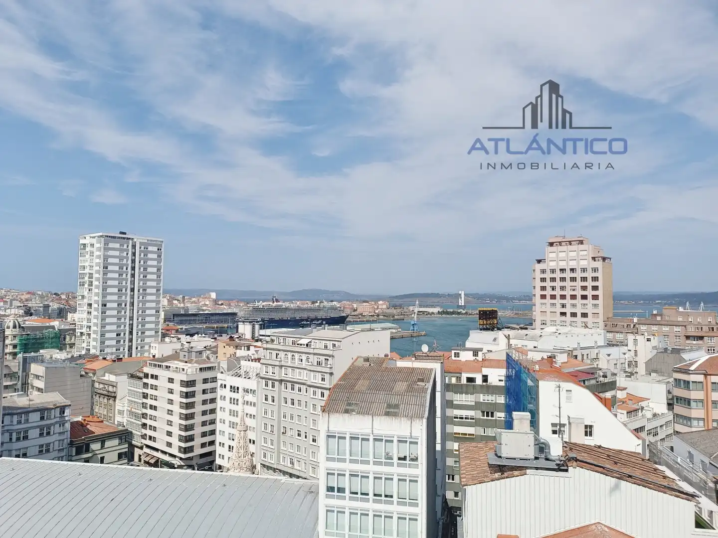 Àtic en venda en A Coruña Capital  amb Calefacció, Terrassa i Moblat