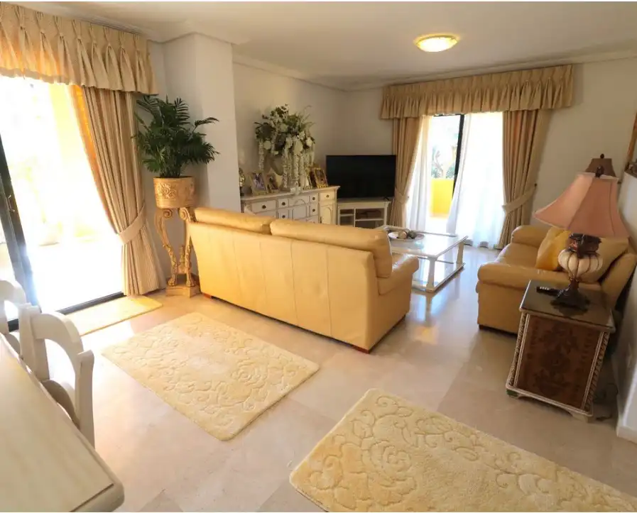Flat with pool for sale in Selwo, imagen 13