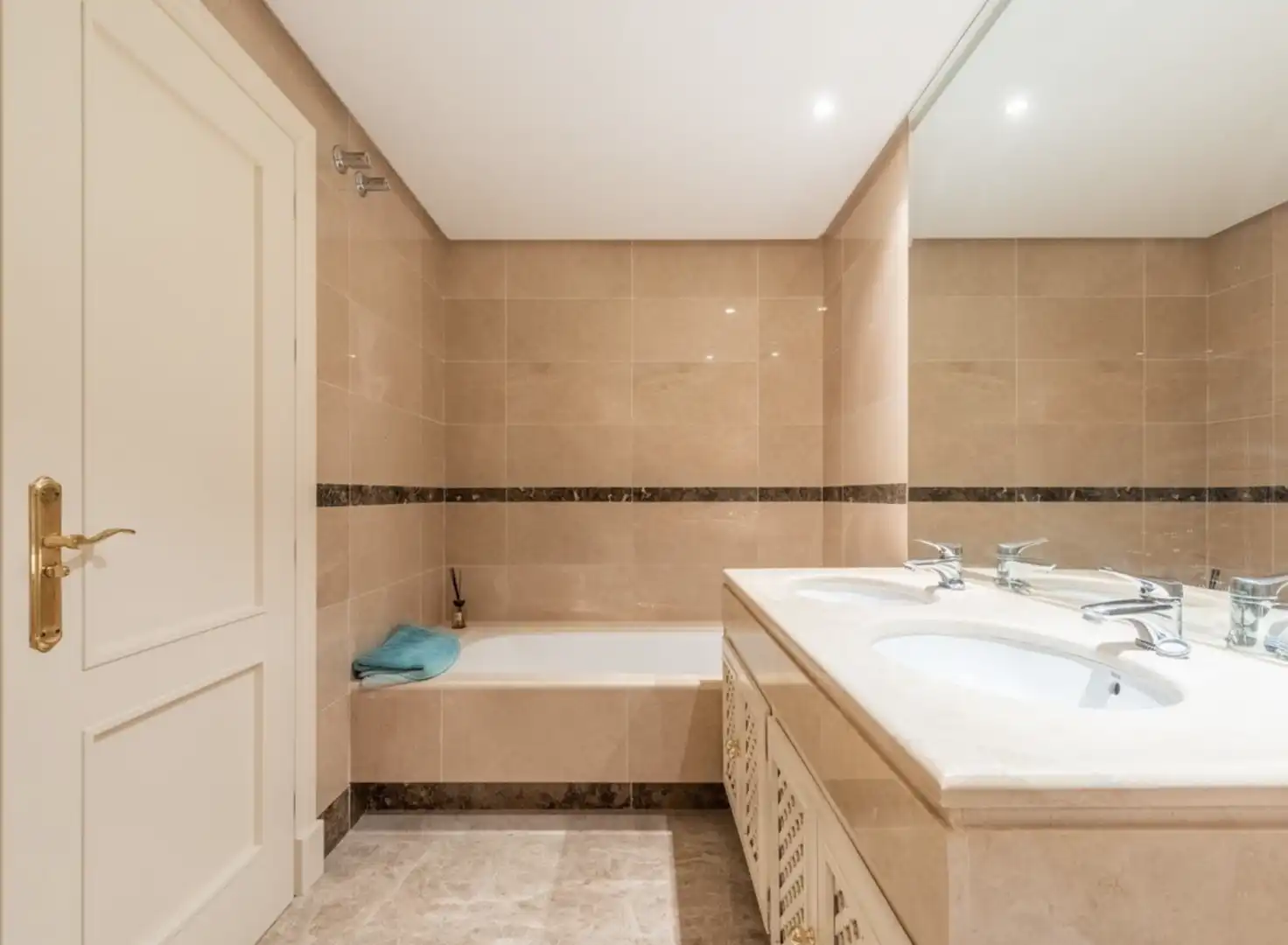 Penthouse with pool for sale in Nueva Andalucía, imagen 12