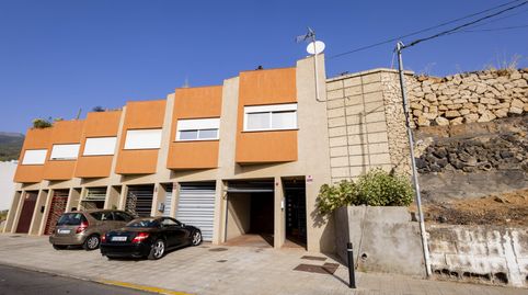Foto 2 de Casa adosada en venda a Avenida Reyes de España, 70, Arafo, Santa Cruz de Tenerife