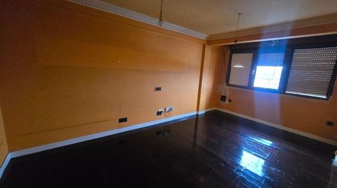 Foto 3 de Piso en venta en Valle de Trápaga-Trapagaran, Bizkaia