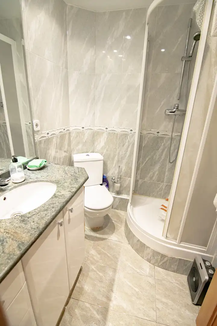 Baño de Piso en venta en Barcelona con Calefacción