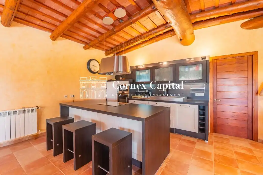 Cuina de Finca rústica en venda en Torroella de Montgrí amb Aire condicionat, Calefacció i Jardí privat