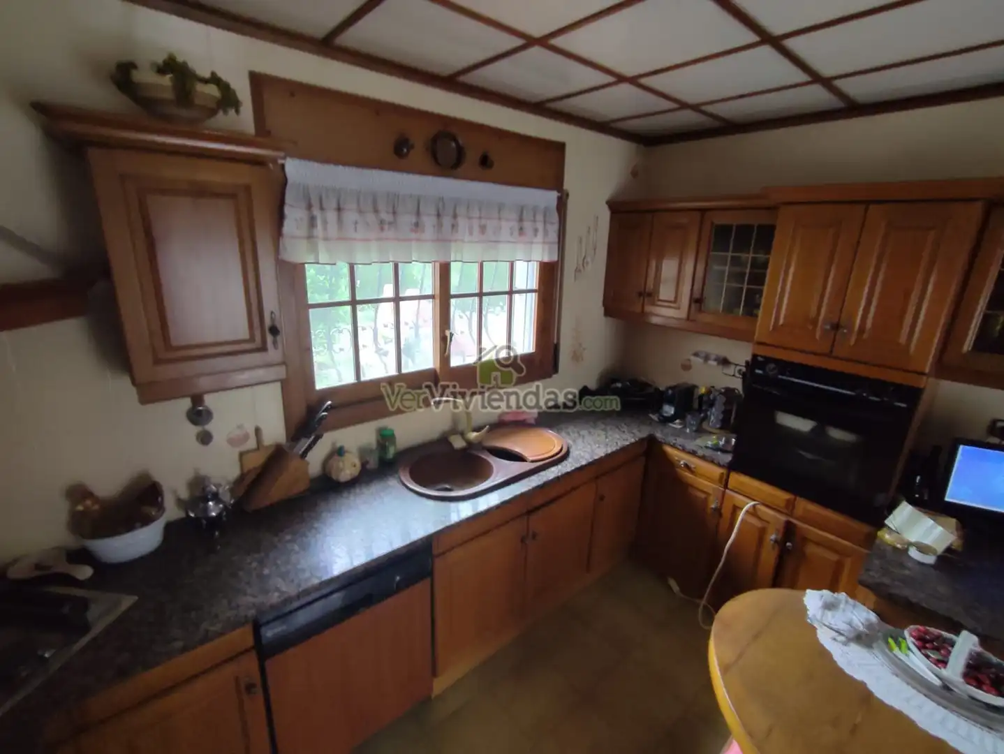 Cocina de Casa o chalet en venta en Vallirana con Jardín privado, Terraza y Horno