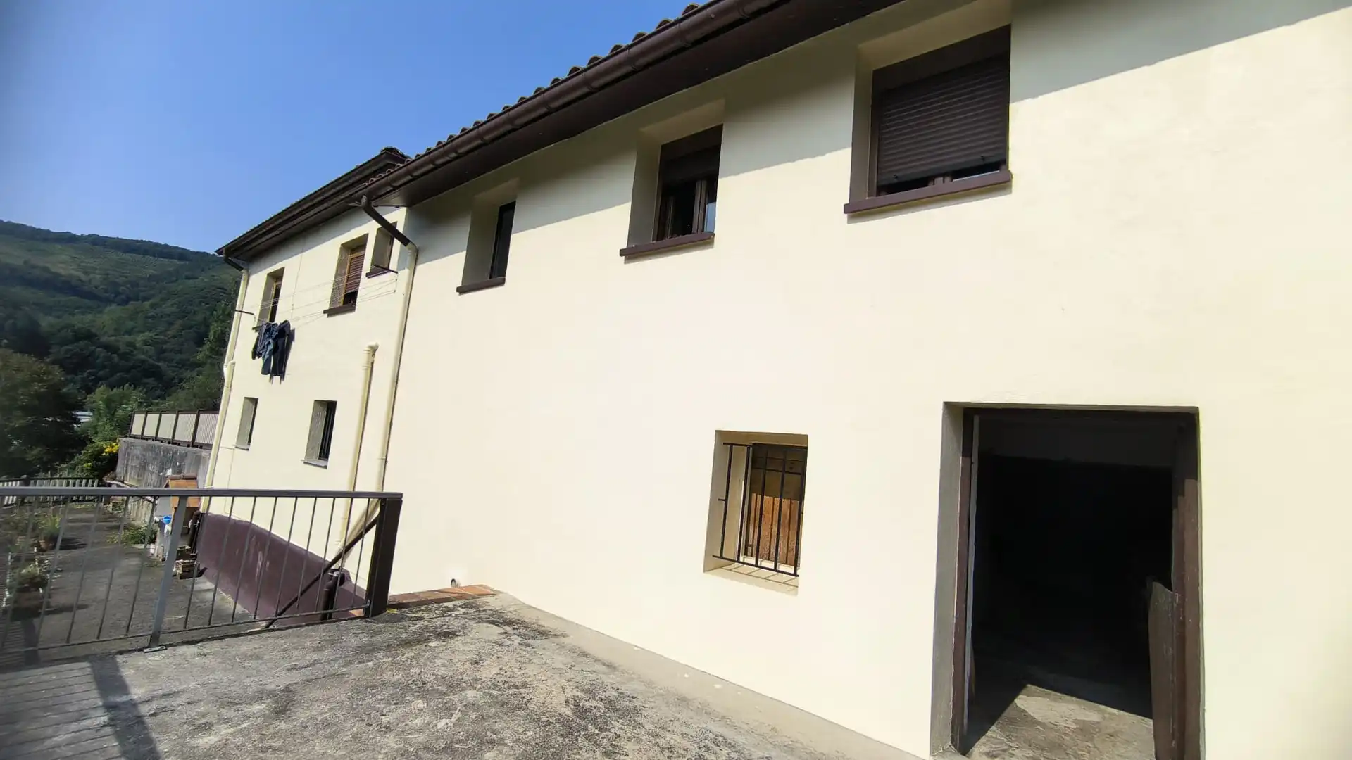 Vista exterior de Finca rústica en venta en Aizarnazabal con Calefacción, Terraza y Amueblado