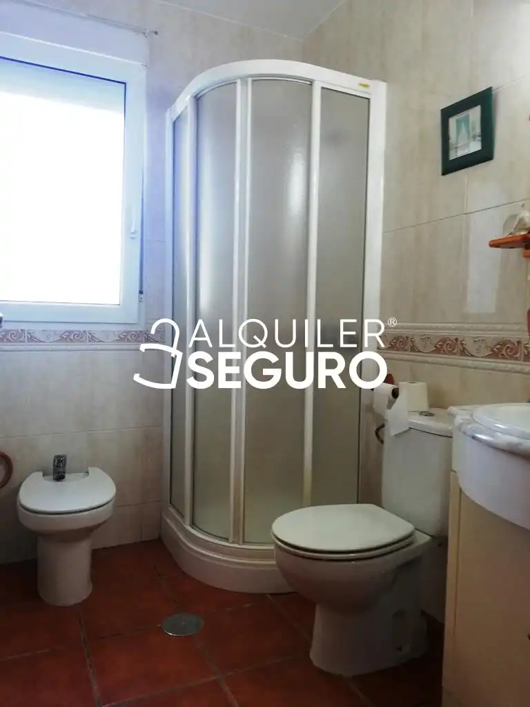 Baño de Casa o chalet de alquiler en Colmenar Viejo con Calefacción, Terraza y Amueblado