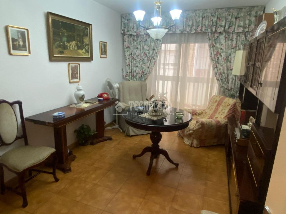 Living room of Flat for sale in  Granada Capital  with Air Conditioner and Balcony
