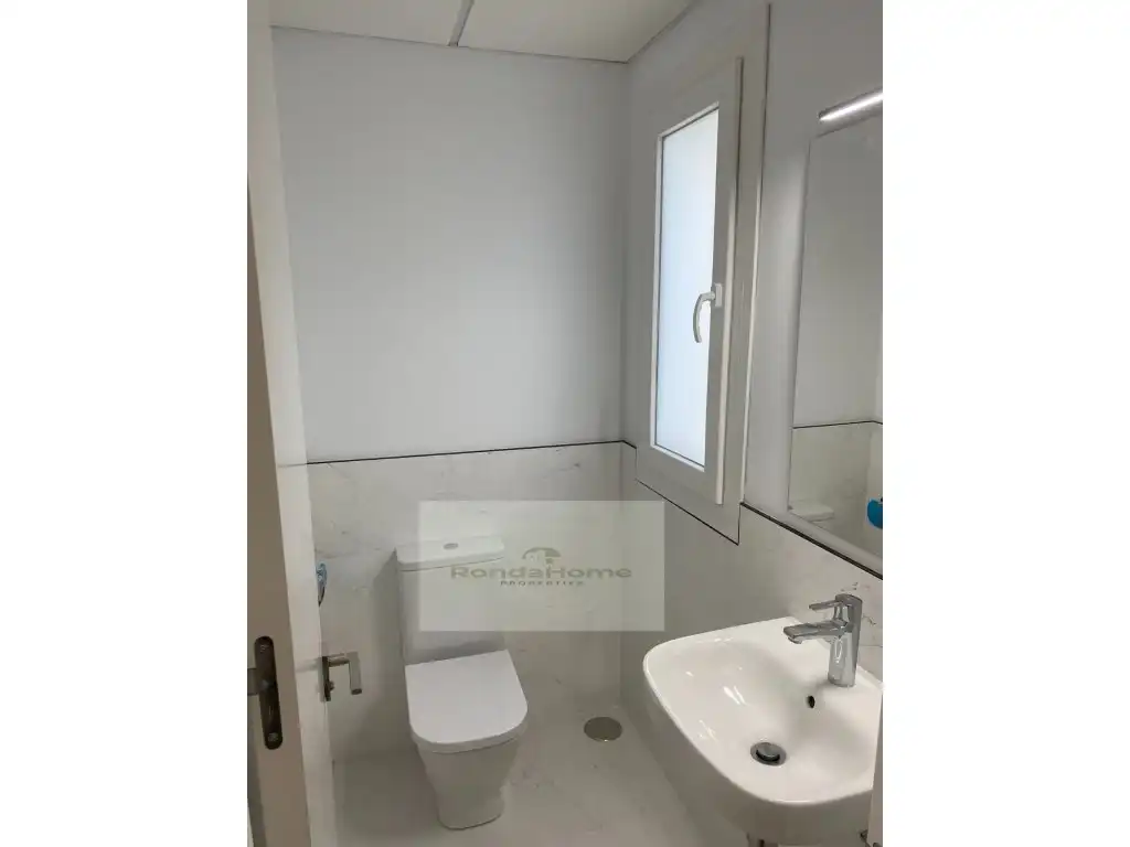 Bathroom of Flat for rent in Málaga  with Swimming Pool