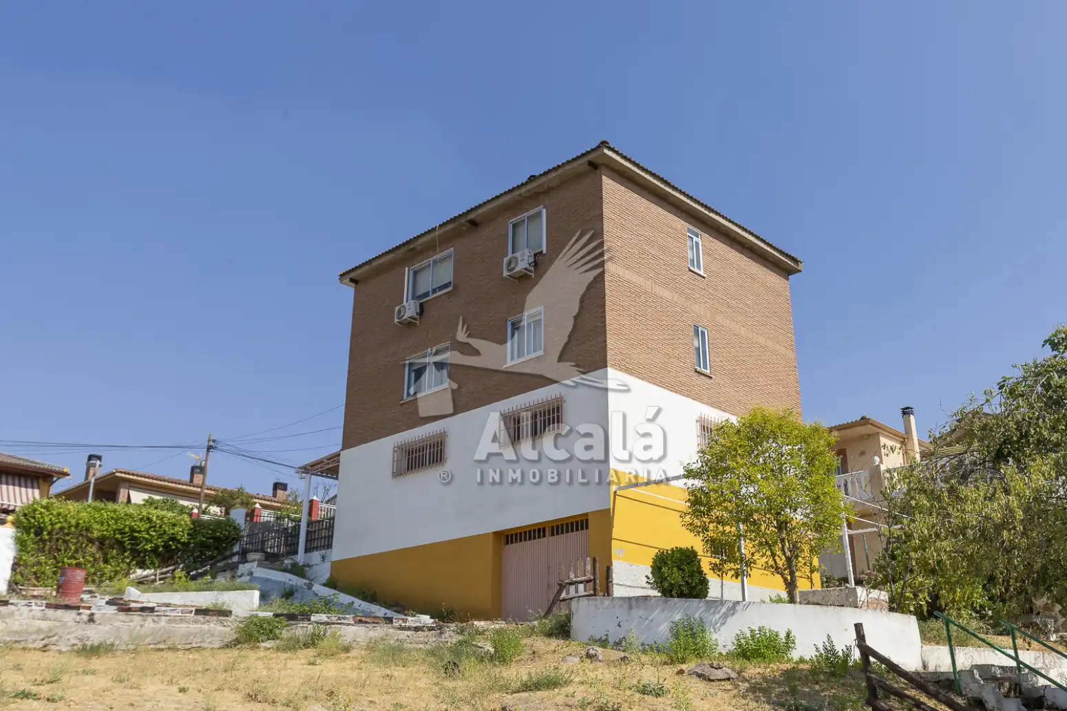 Vista exterior de Casa o xalet en venda en Villalbilla amb Aire condicionat, Calefacció i Jardí privat